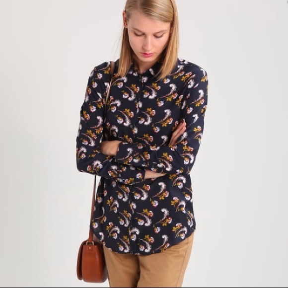 Banana Republic Dillon Enid Shirt; size small - Picture 3 of 10